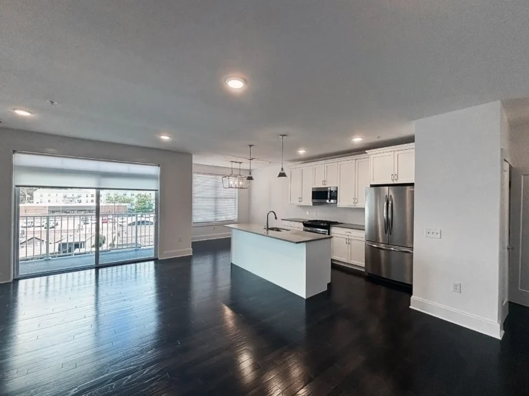 526 Marina Pointe Drive Interior