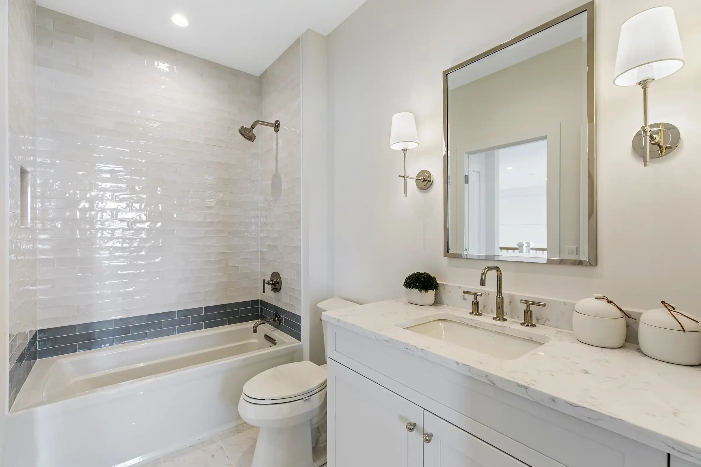 The Cedar Bathroom - View 14