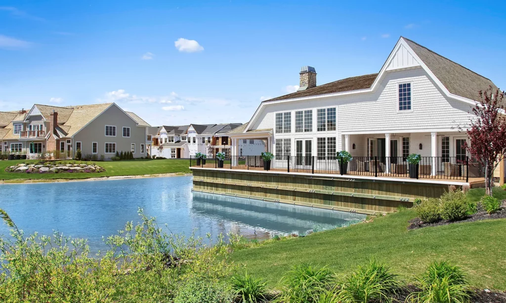 Bishops Pond Rear Clubhouse