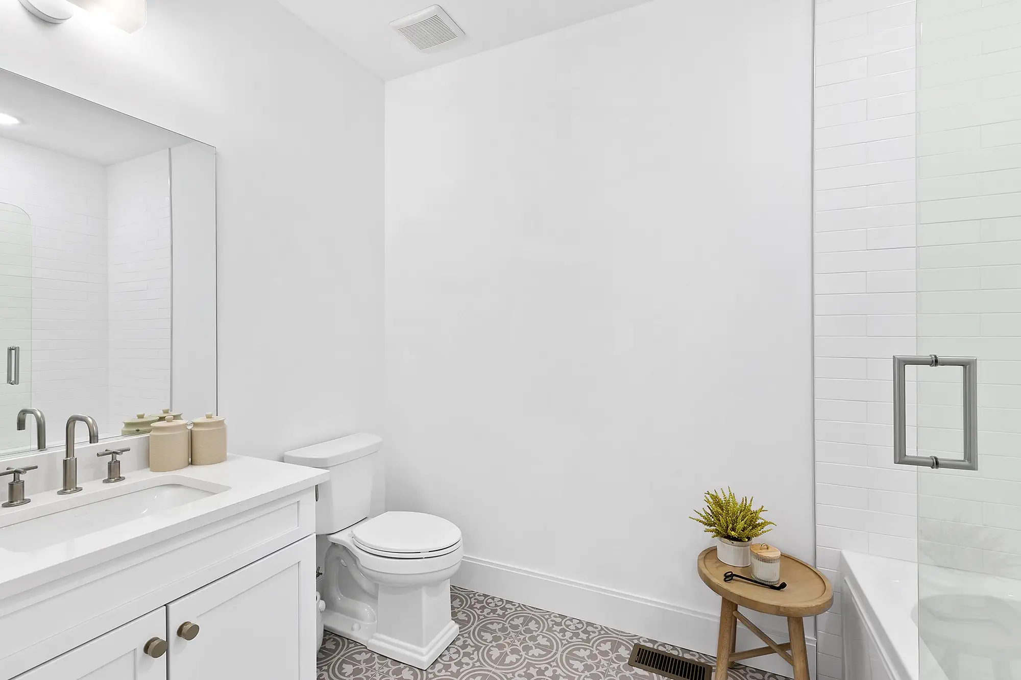 The Churchill Bathroom - View 14