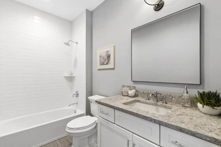 The Elgin Bath - View 9, Opens Model Box