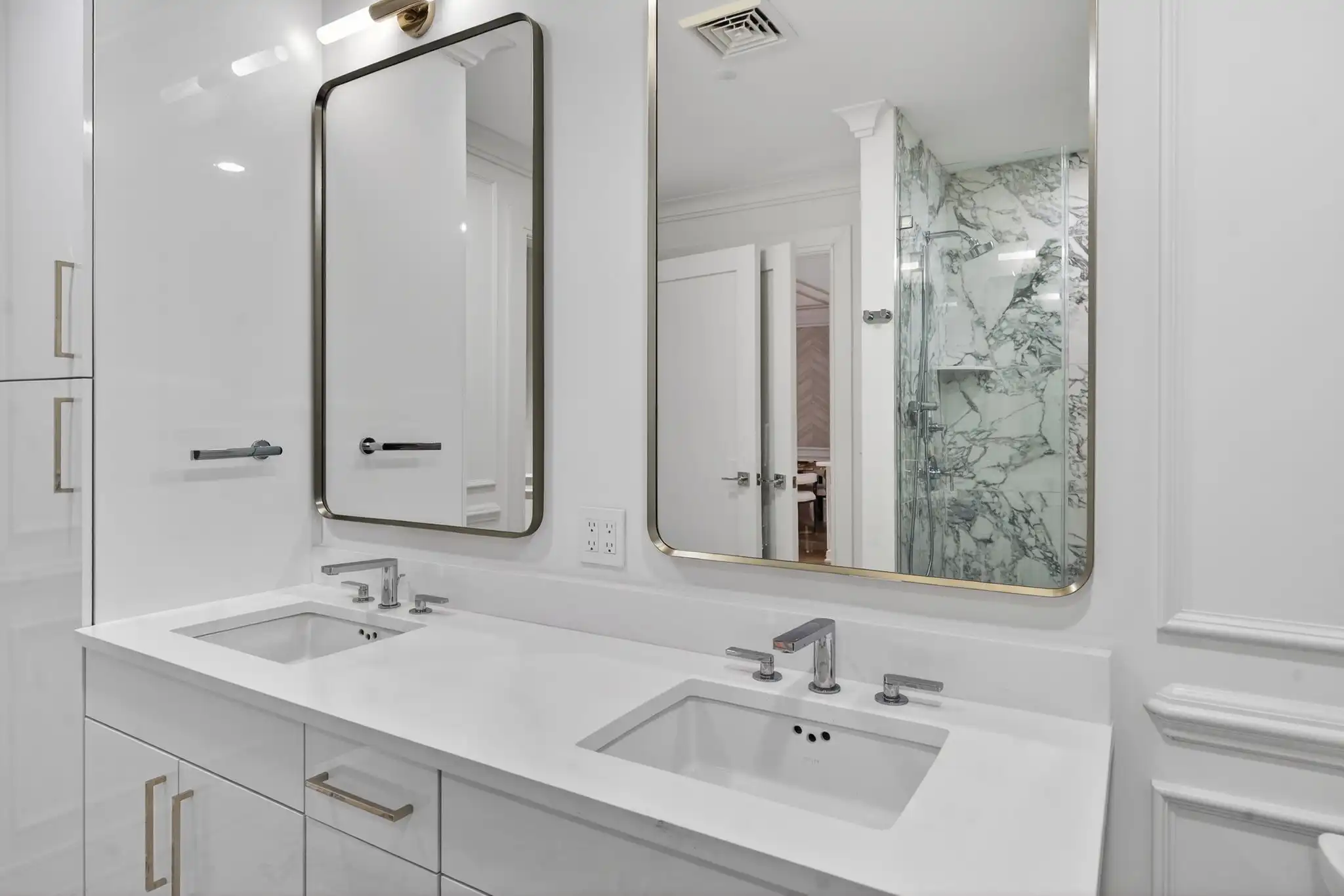 Adelphi B3 Model Bathroom - View 12