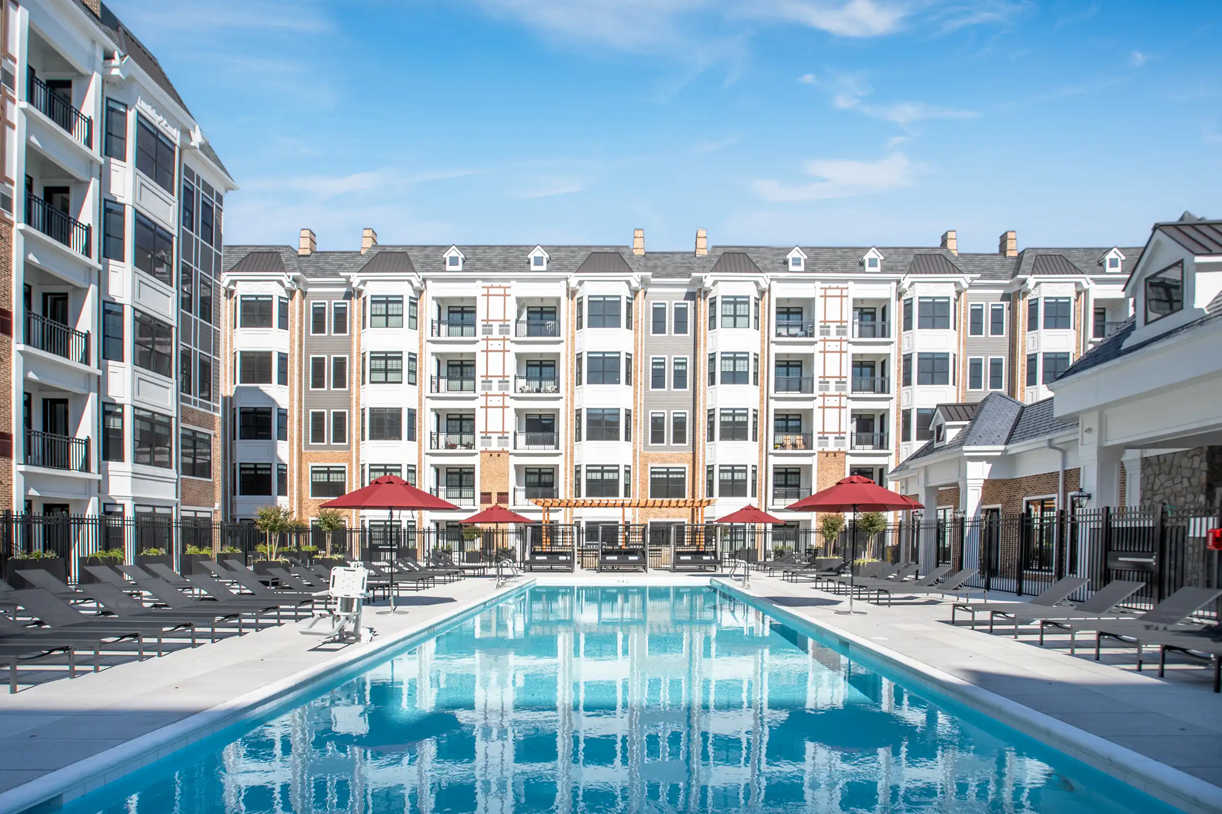 The Selby Exterior Photo of Outdoor Pool