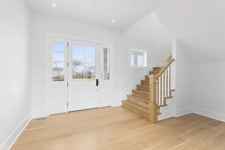 Oneck Landing - View 23, Opens Model Box