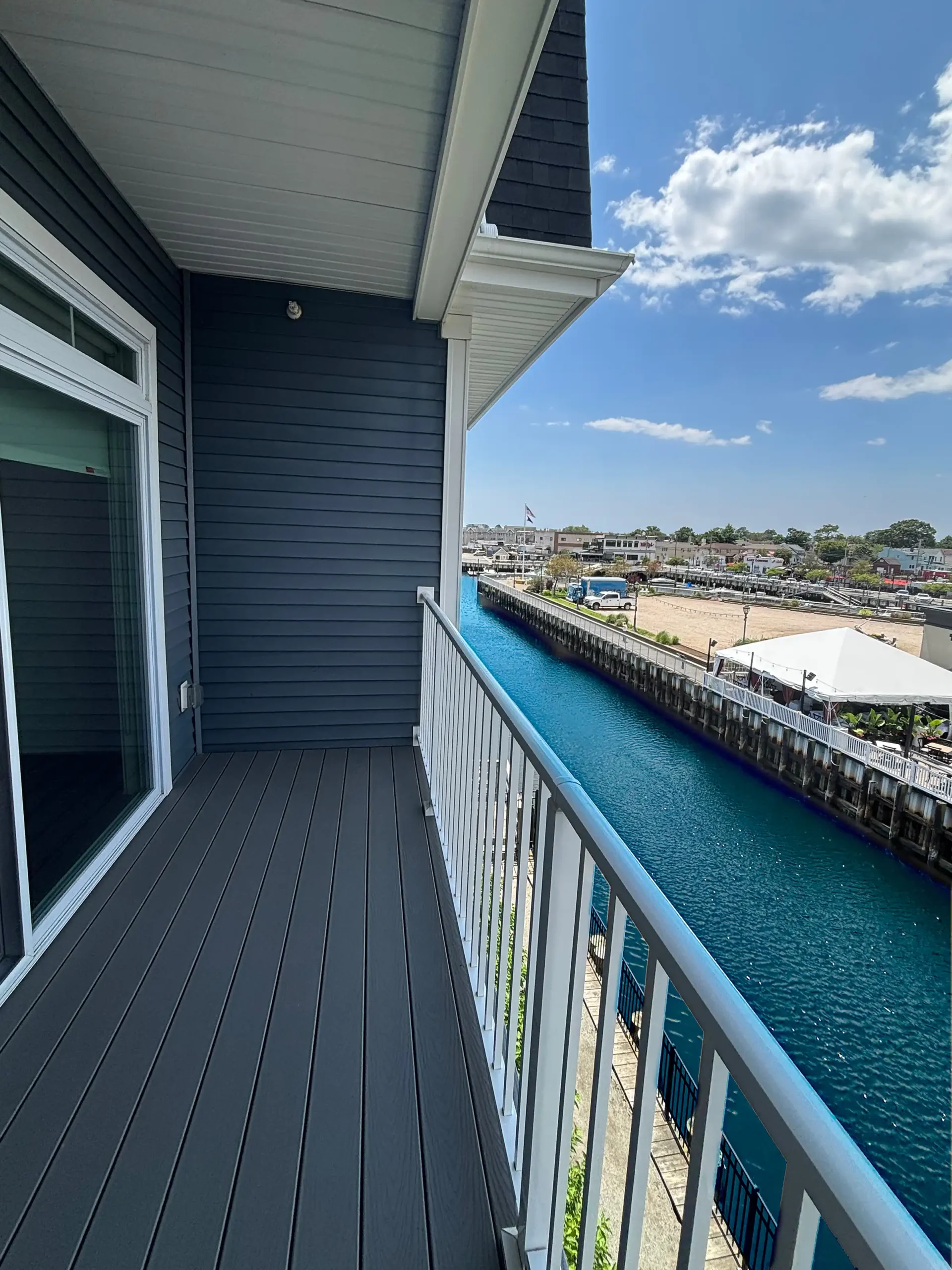 526 Marina Pointe Drive Exterior - View 9