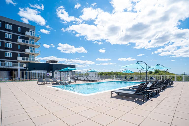  - View 20, Opens Model BoxPool and Deck