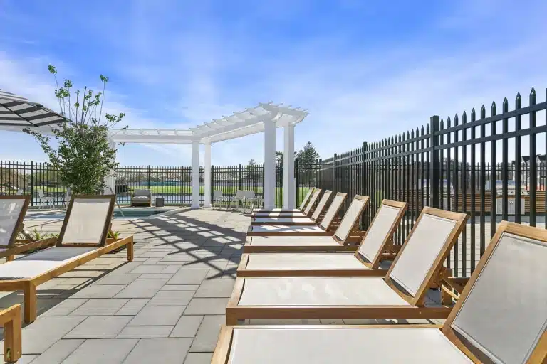 pooldeck detail