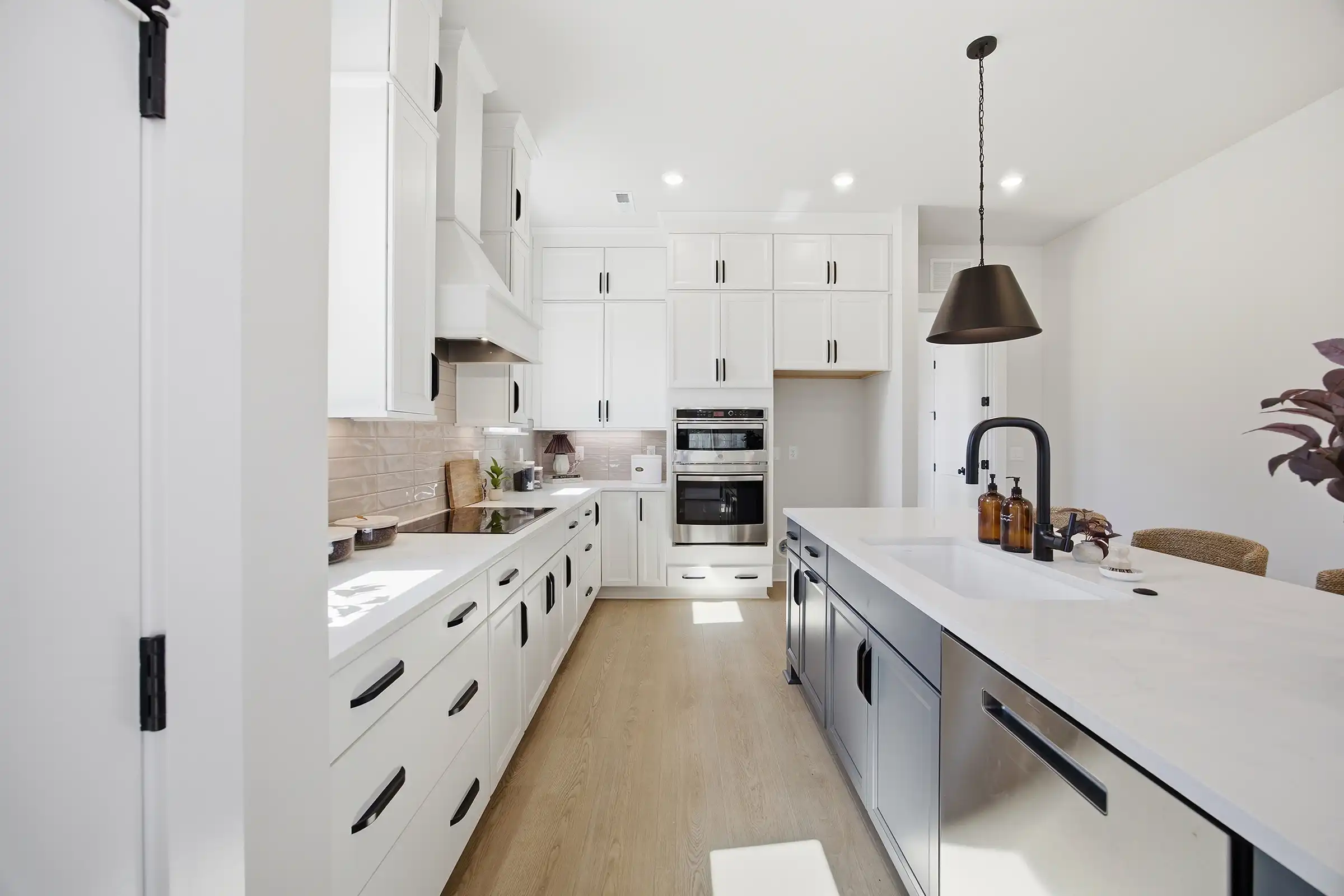 - View 10, Opens Model Box7392 Deer Hollow