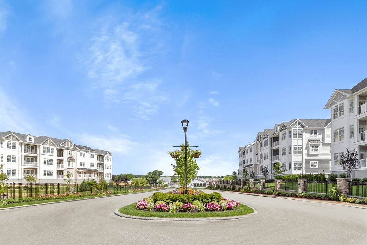 country pointe plainview street view - View 46