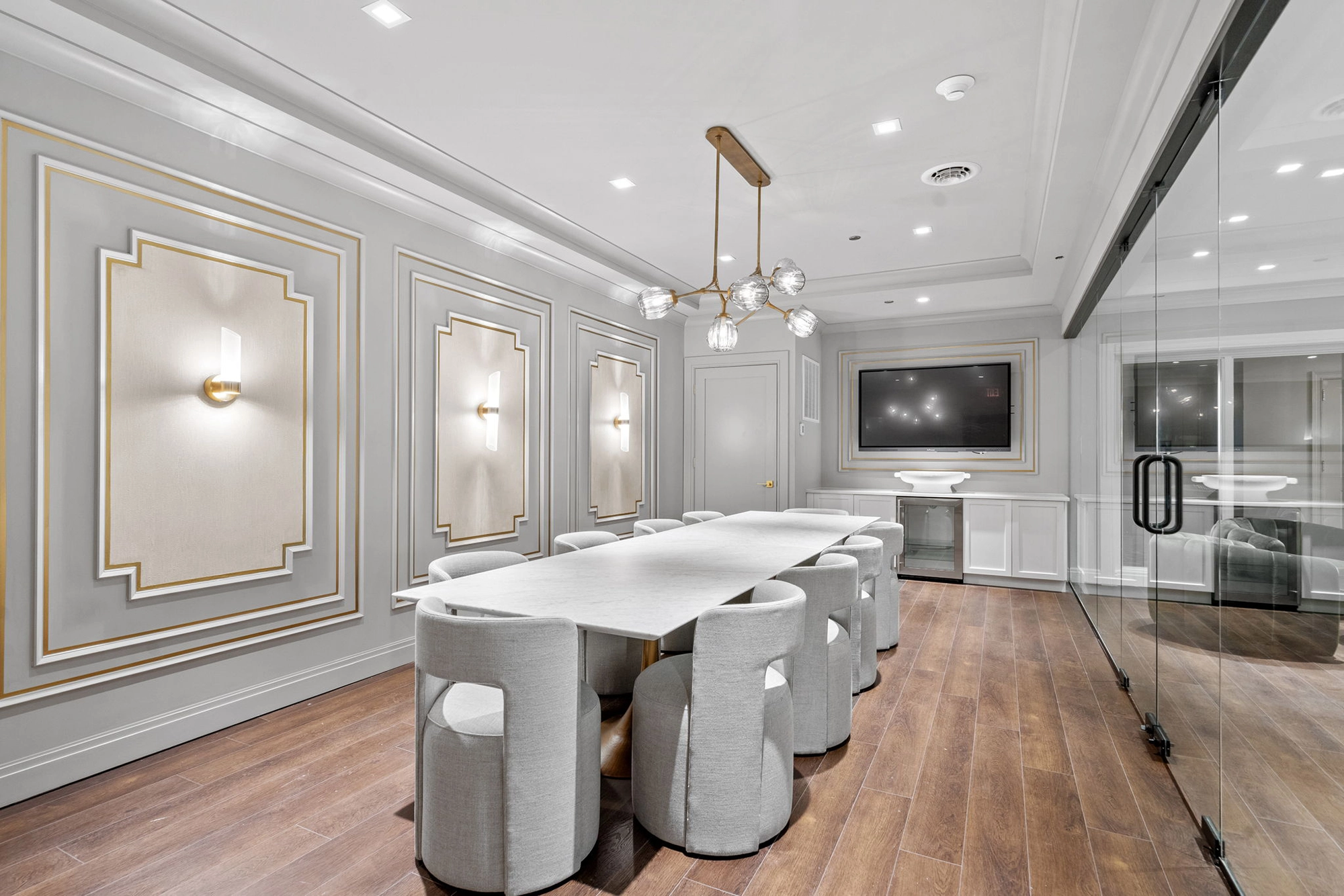 24 or 365 broadway amenities (1)