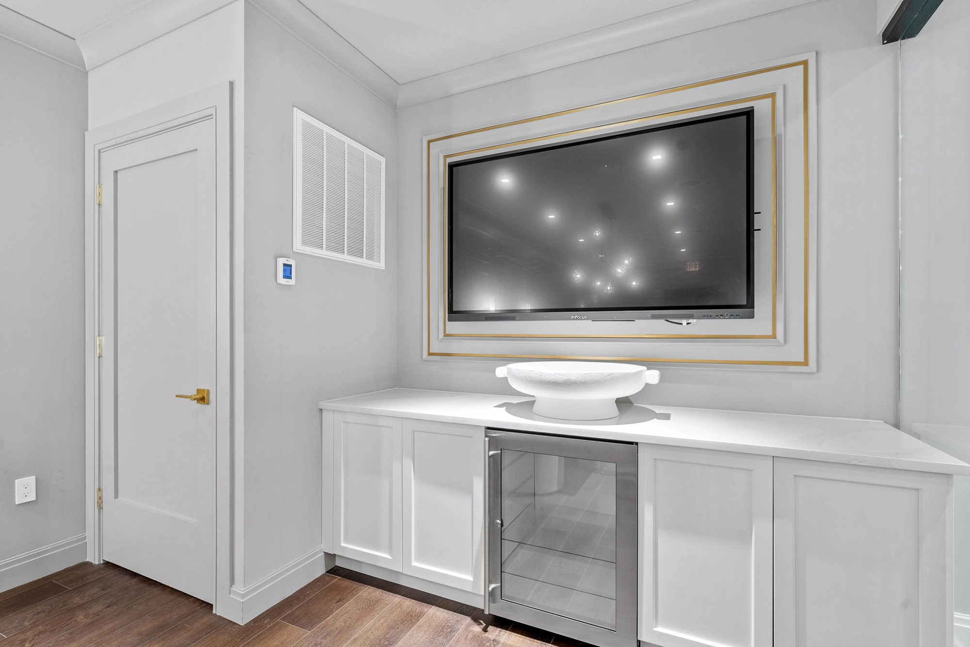 26 or 365 broadway amenities