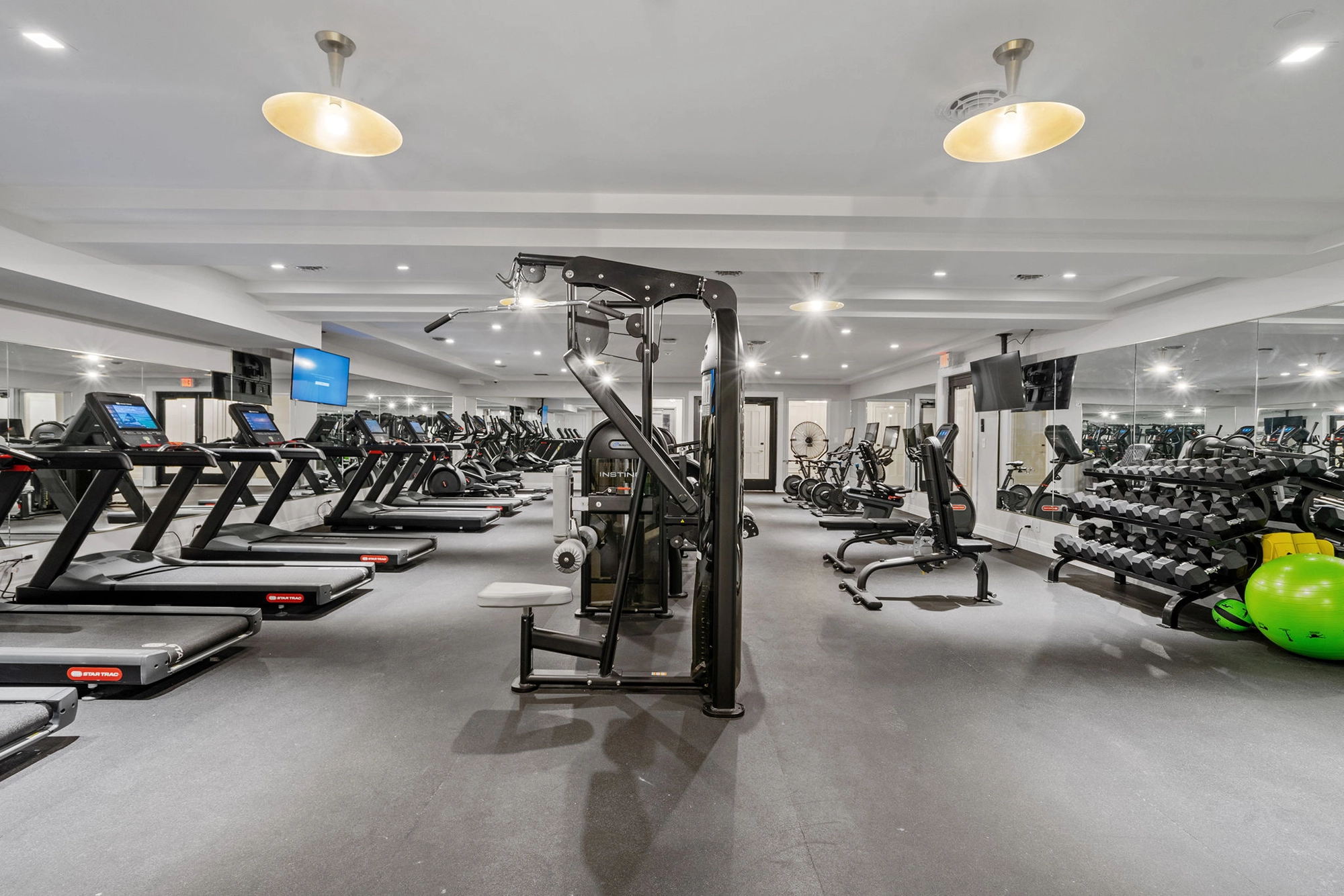 43 or 365 broadway amenities (1)