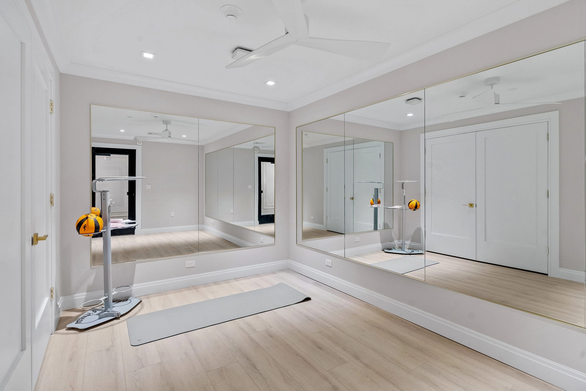 53 or 365 broadway amenities