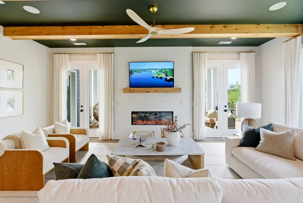 The Waterside Interior at Lakeside Pointe