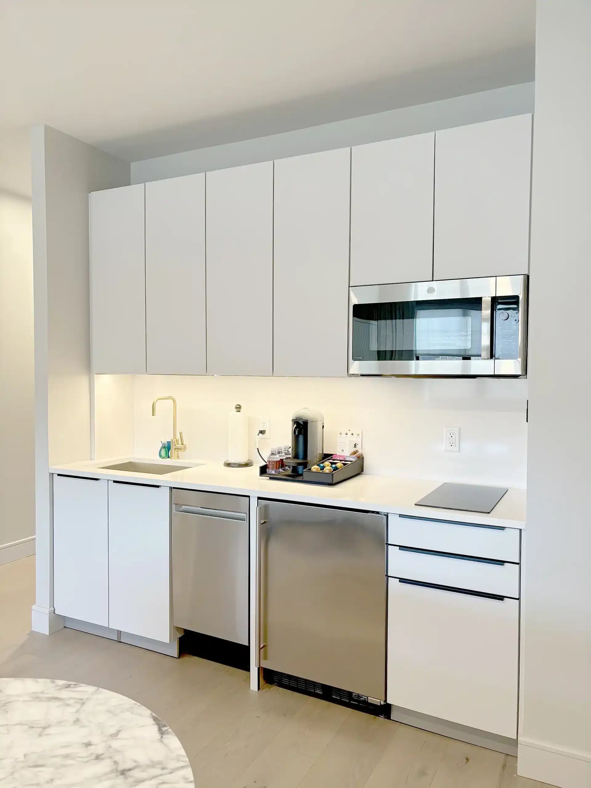 - View 3, Opens Model BoxSelby ExecSuite Kitchen