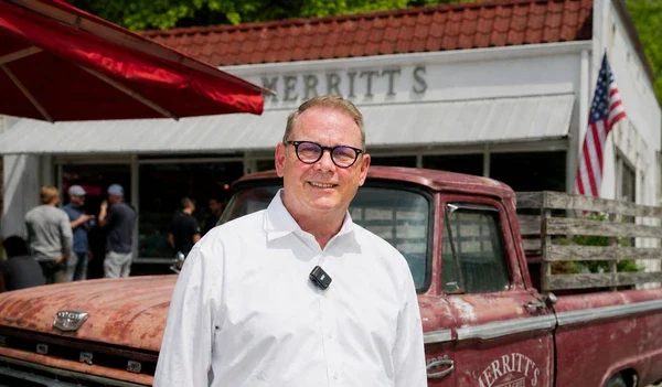 Neighbors of South Creek: EP3 Merritt’s Grill