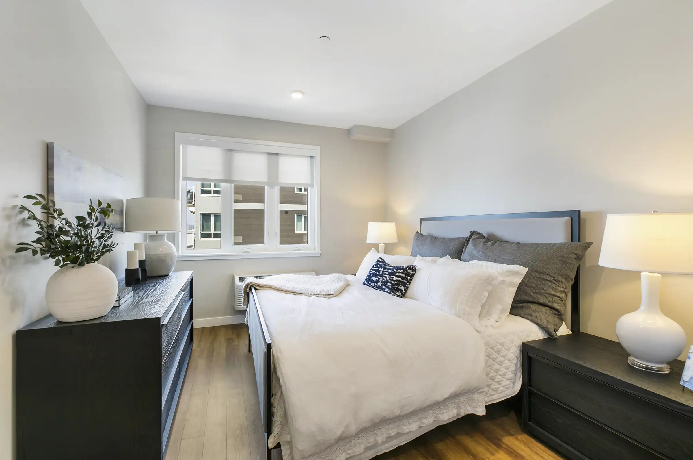  - View 6, Opens Model Box