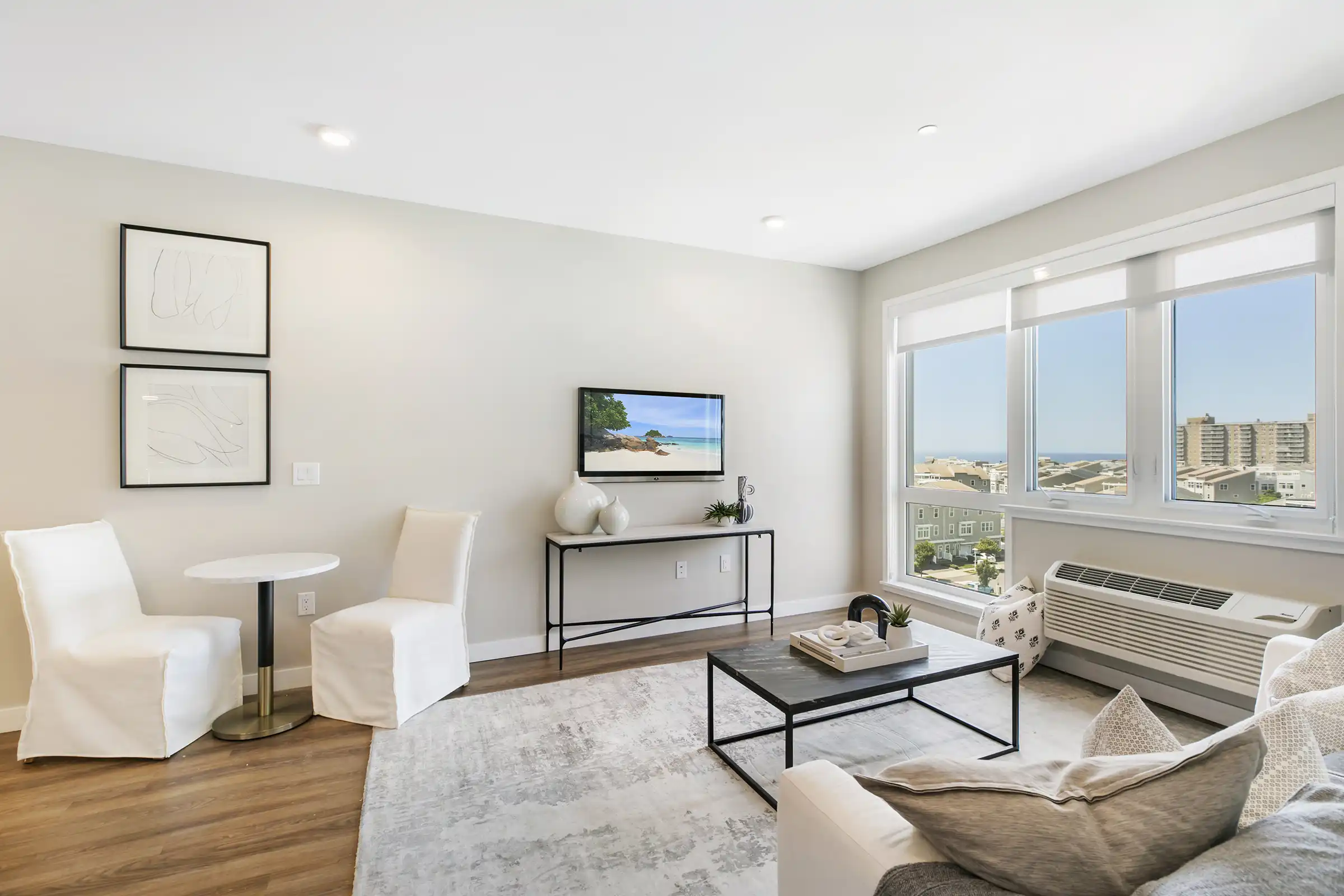  - View 4, Opens Model Box