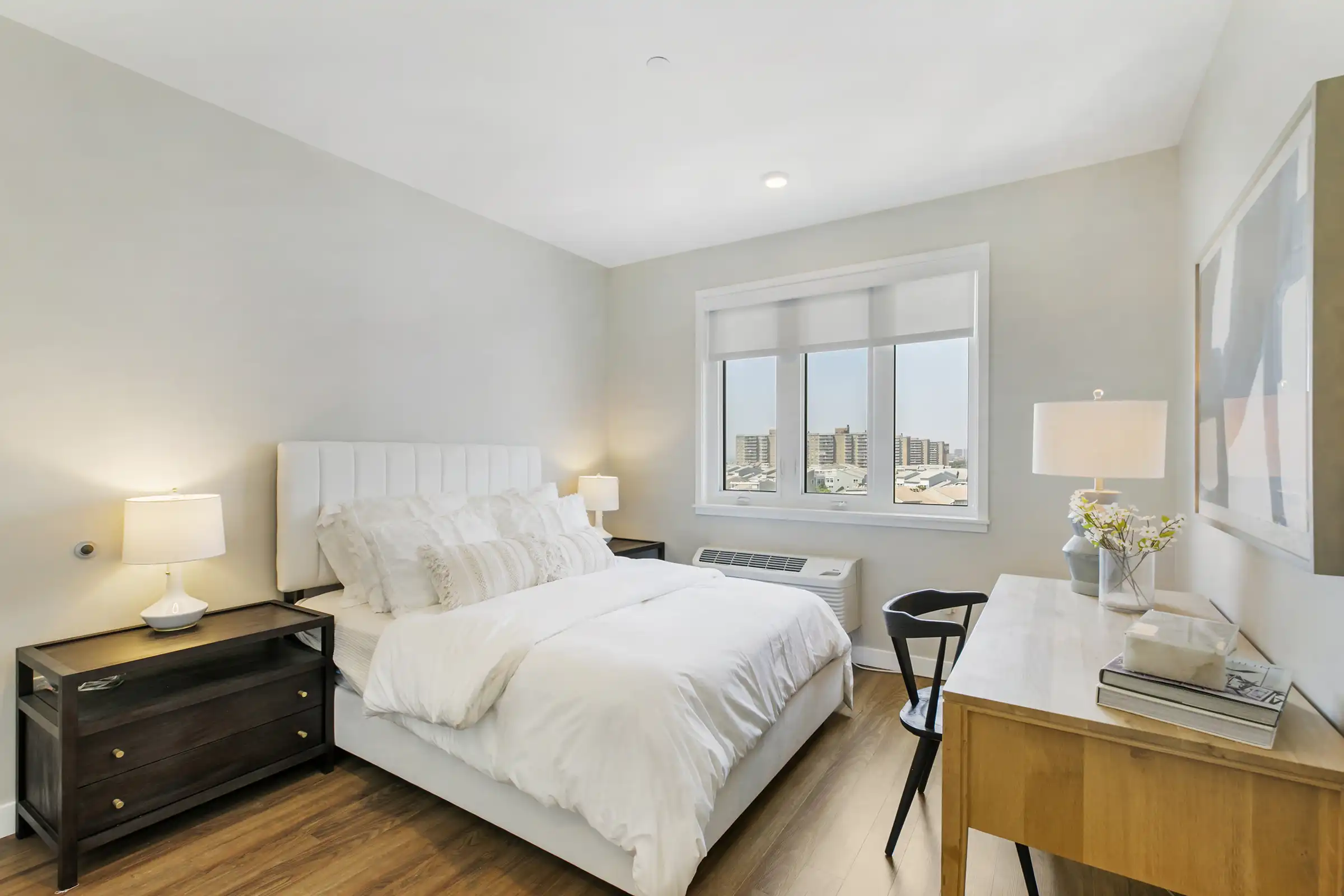  - View 1, Opens Model Box