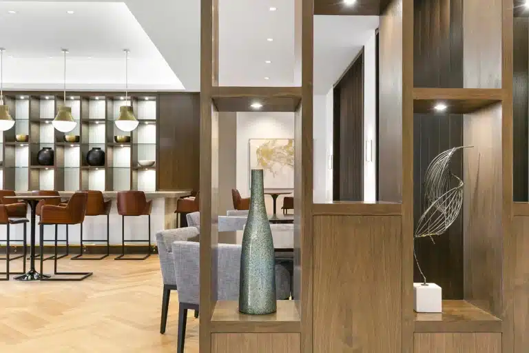 Bar lounge at Country Pointe Plainview