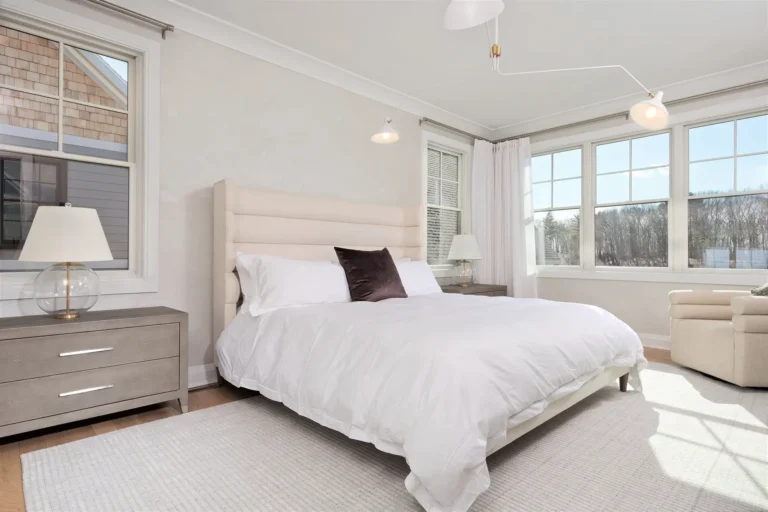 Oak Ridge - bright bedroom - View 23, Opens Model Box