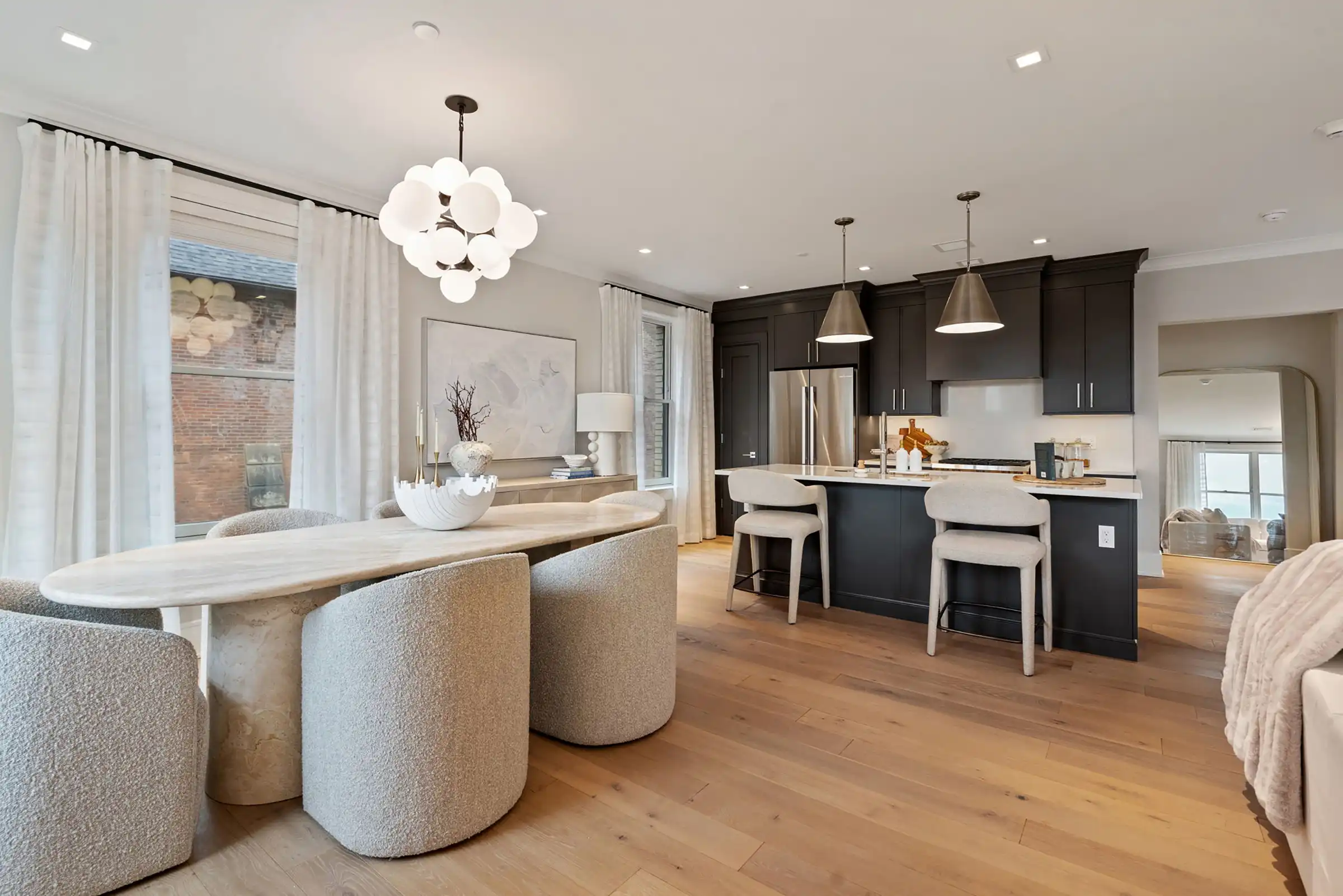 Adelphi Interior Dining Area and Kitchen Image - View 8