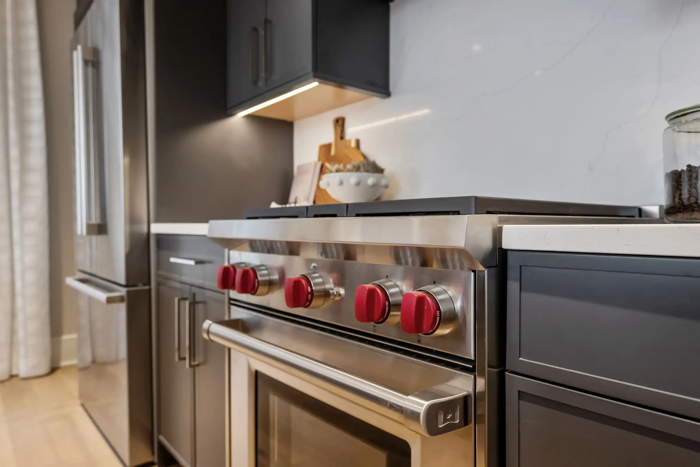 Adelphi Interior Kitchen Image - View 11