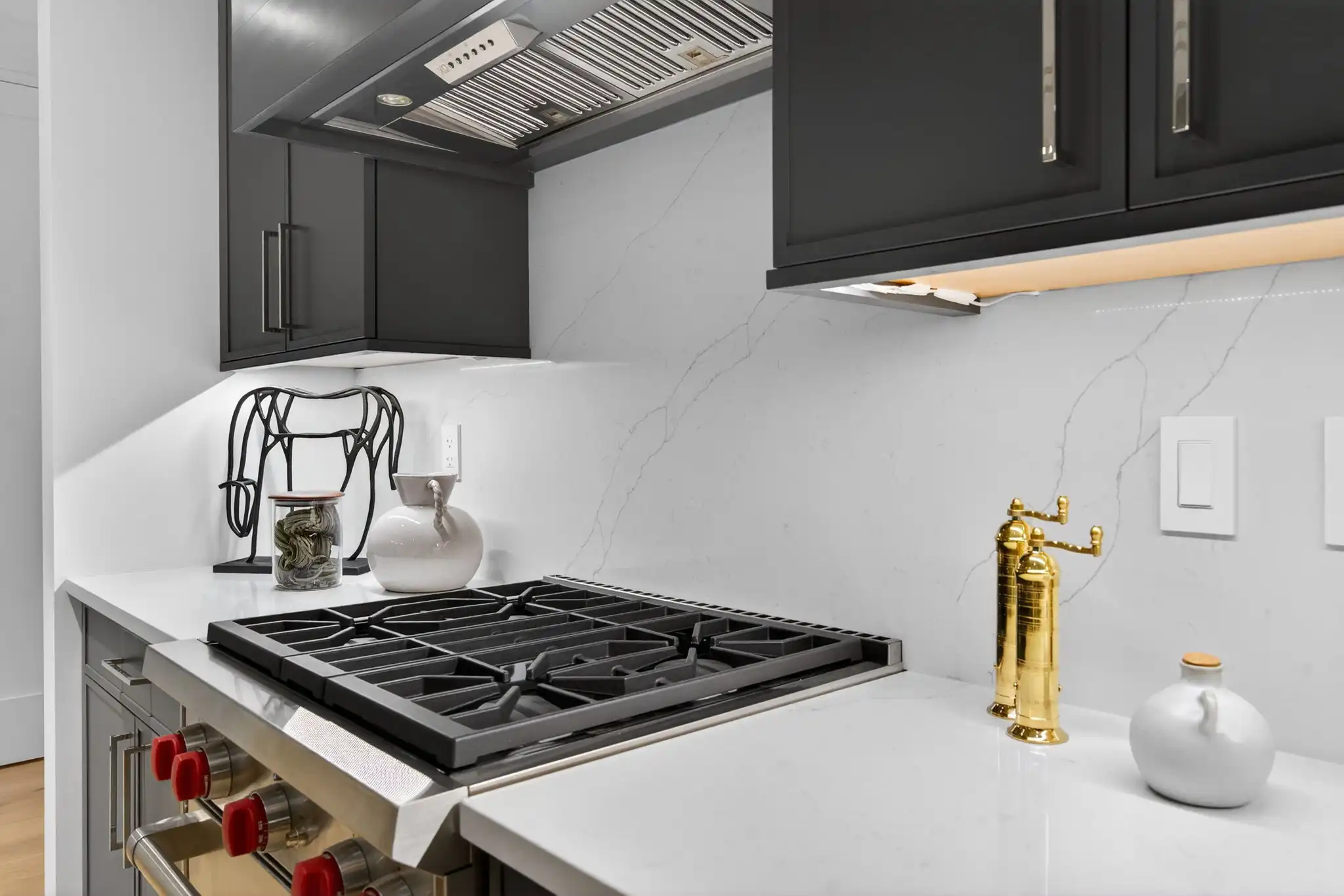 Adelphi N Model Kitchen - View 1