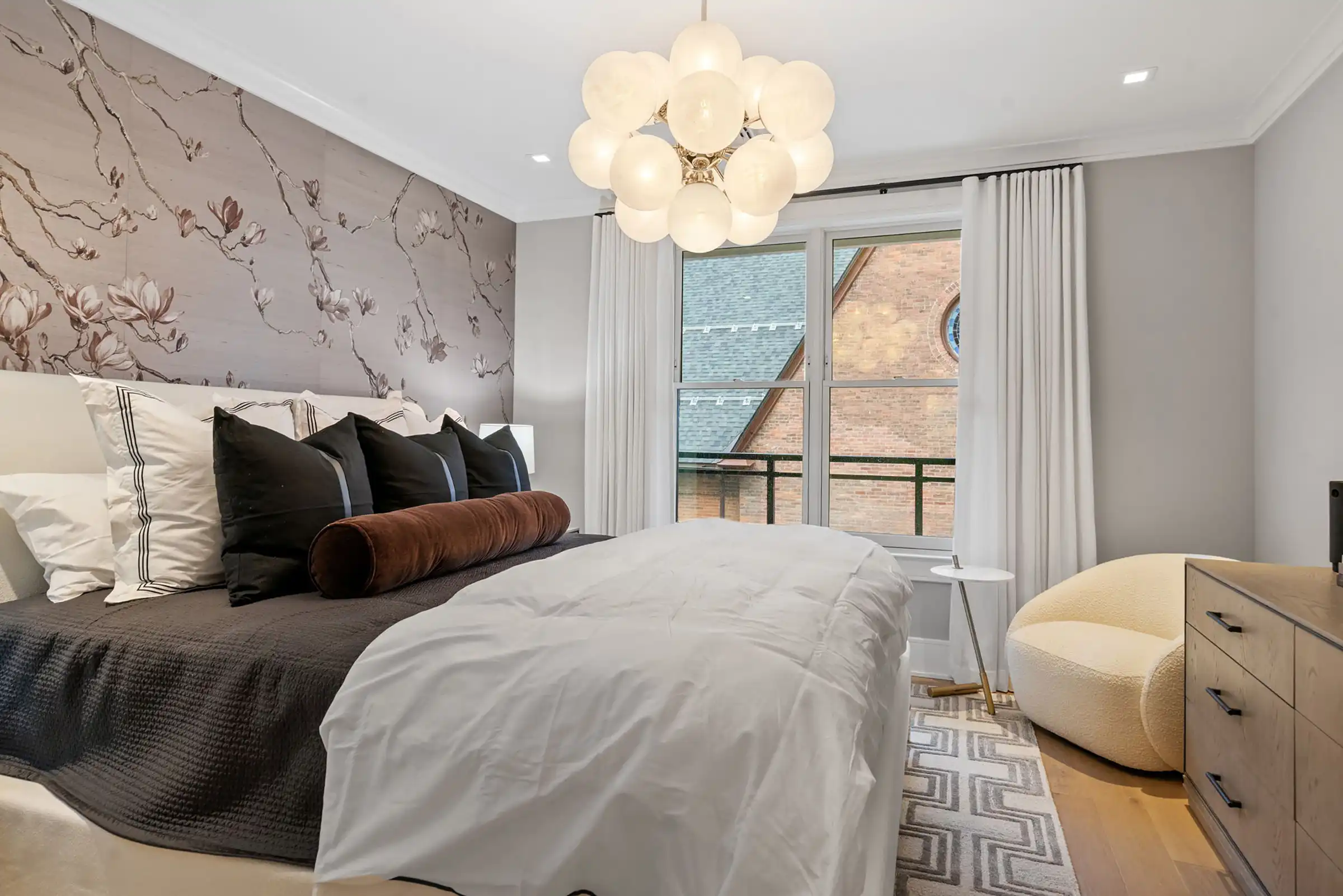 Adelphi Interior Bedroom Image - View 1