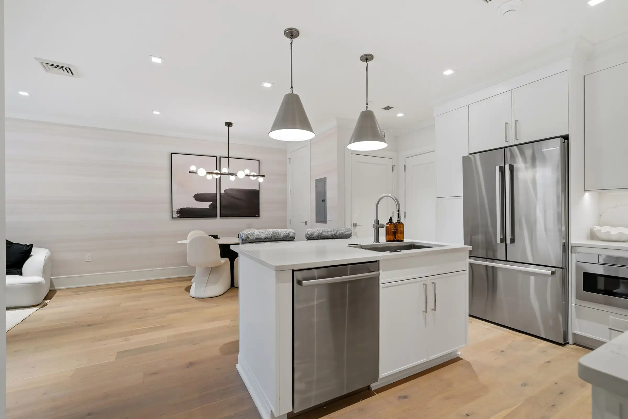 Adelphi Interior Kitchen Image - View 9