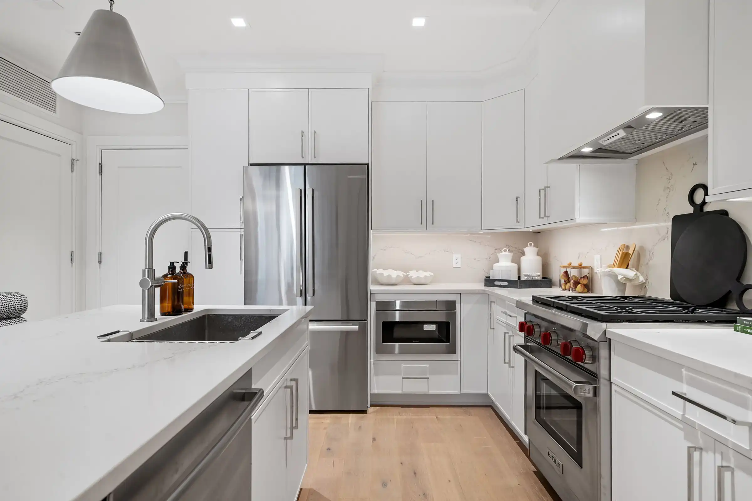 Adelphi Interior Kitchen Image - View 10