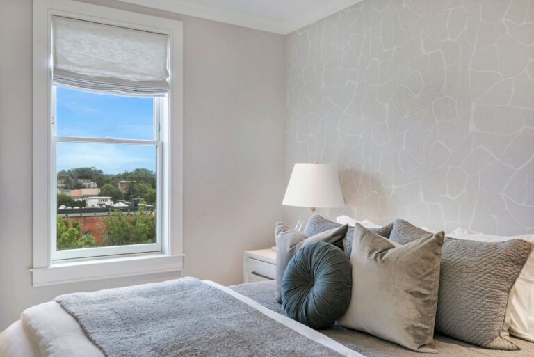 Model M - View 10, Opens Model Box