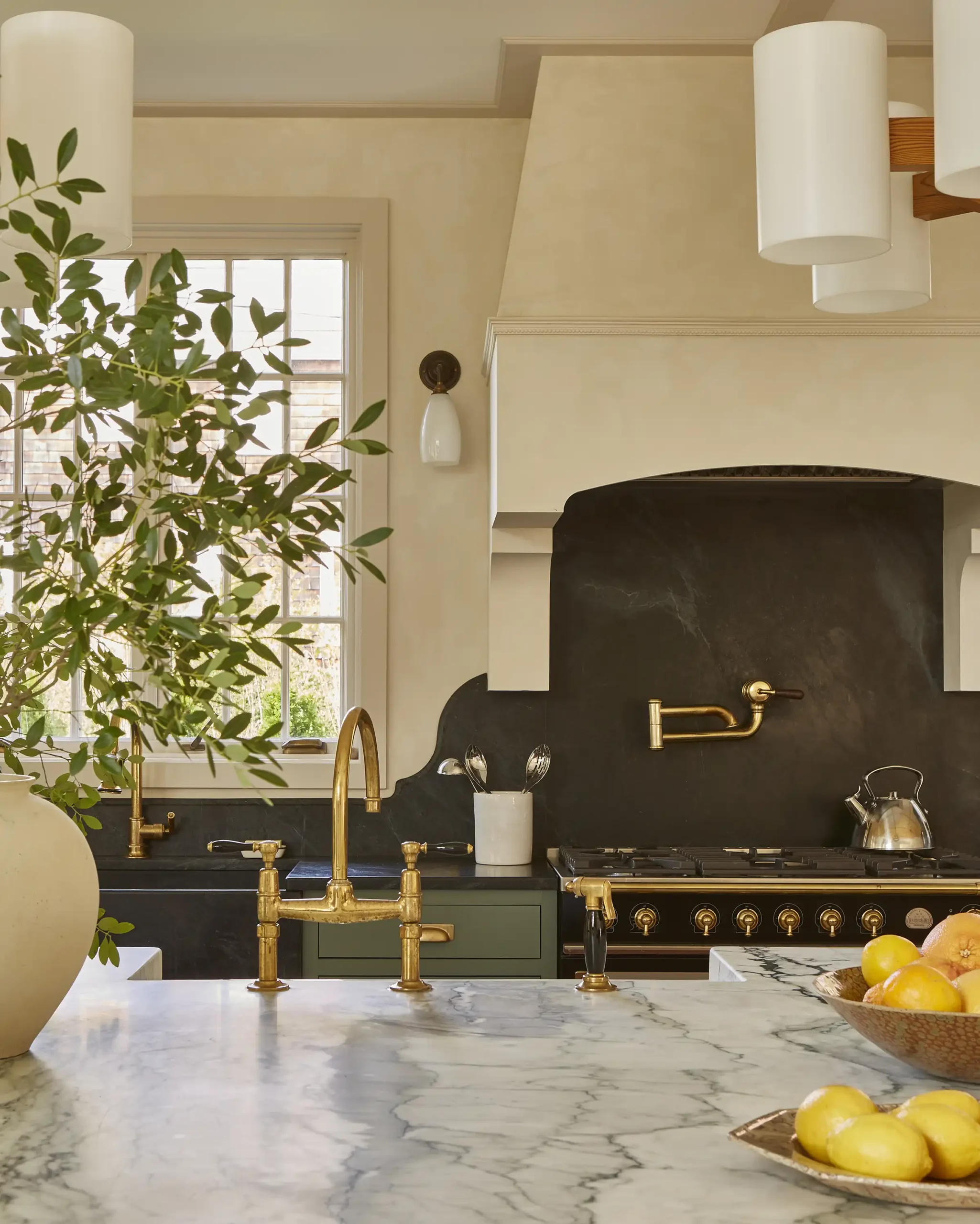 Interior Image of a Kitchen at Oak Ridge - View 20