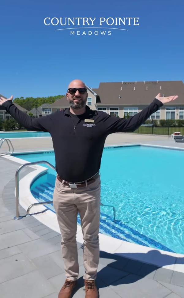 Country Pointe Meadows pool