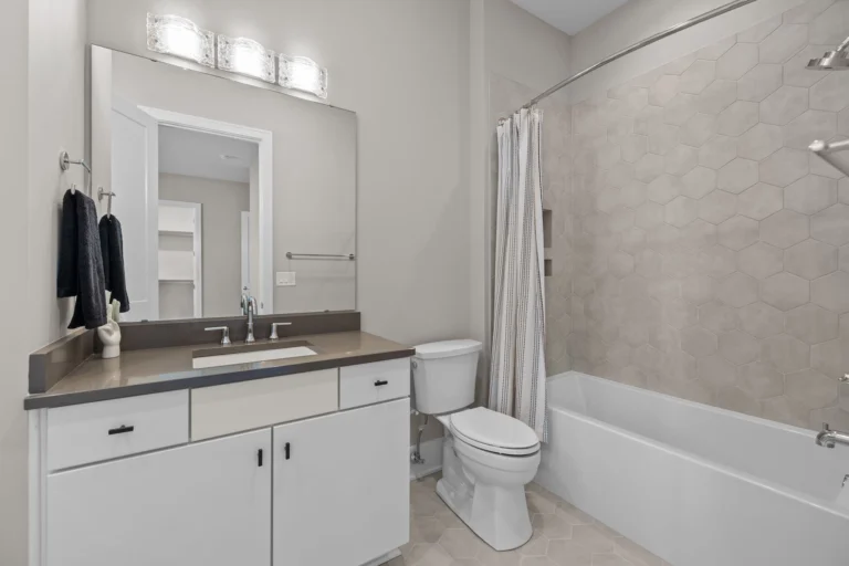  - View 23, Opens Model Box