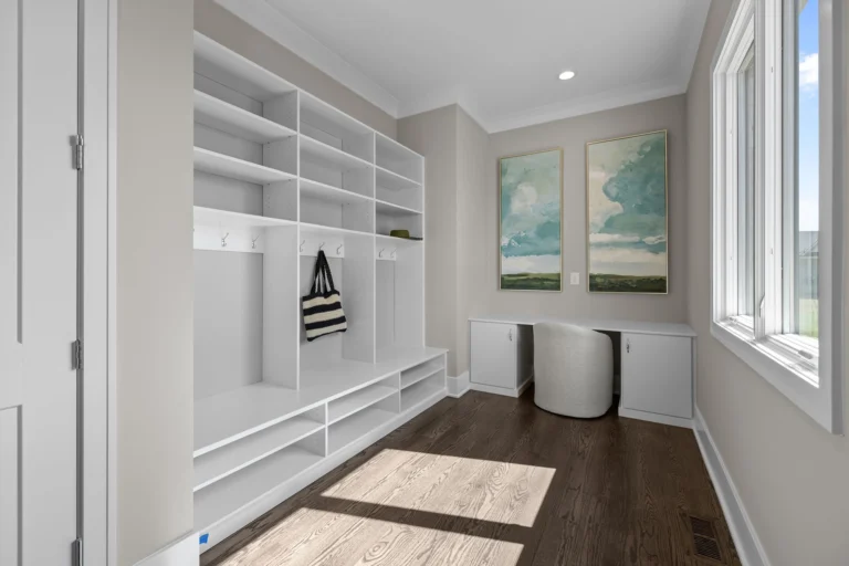  - View 21, Opens Model Box