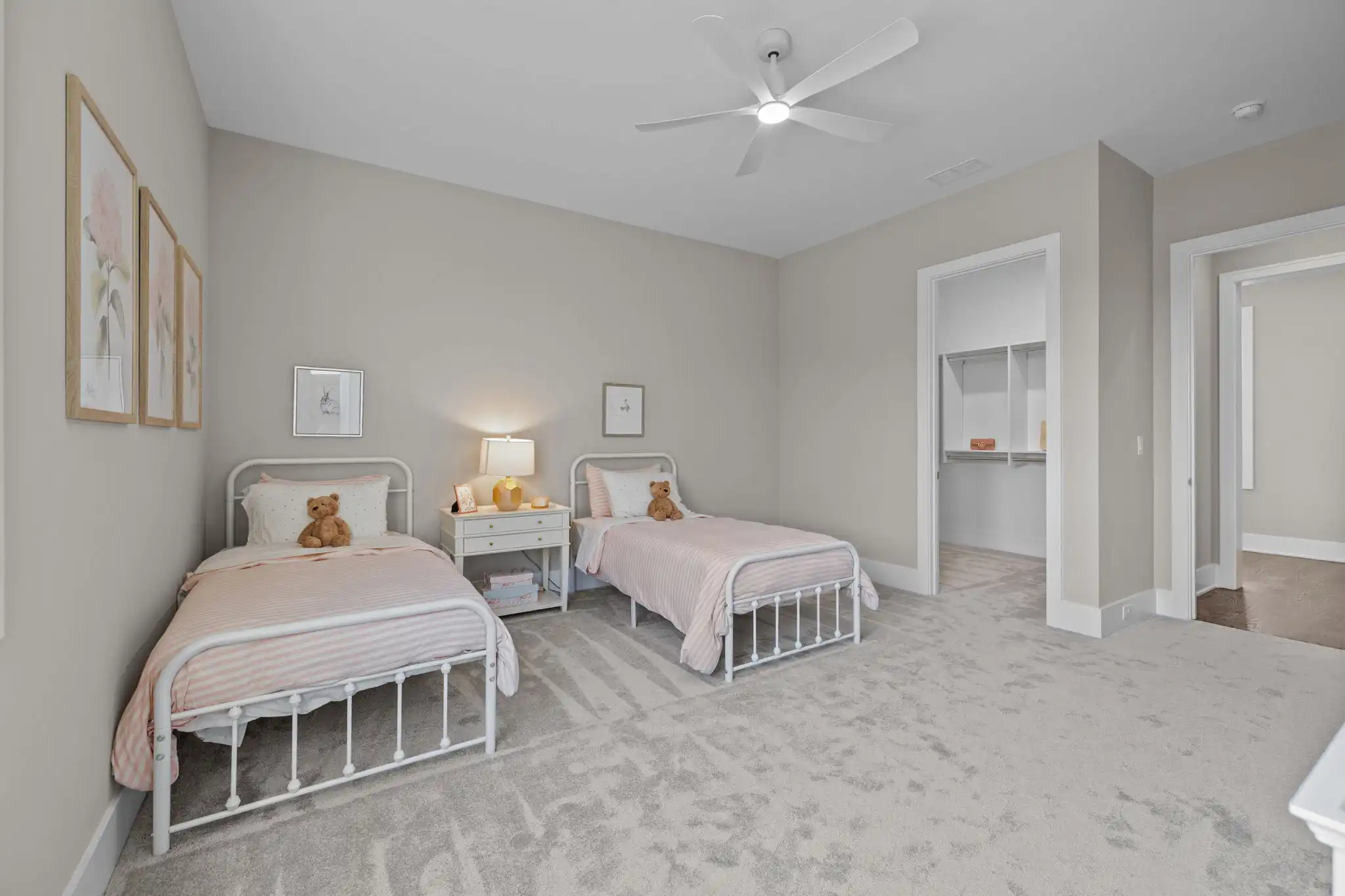  - View 27, Opens Model Box