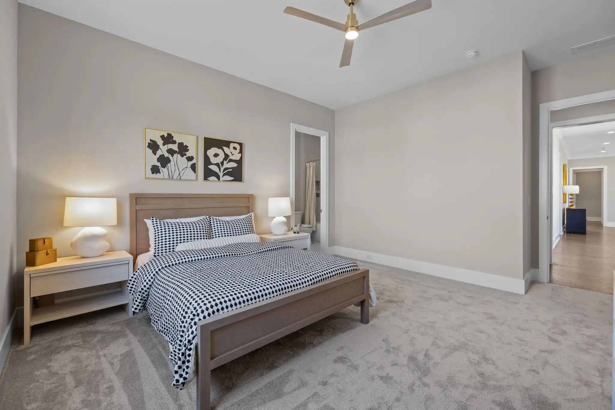  - View 32, Opens Model Box