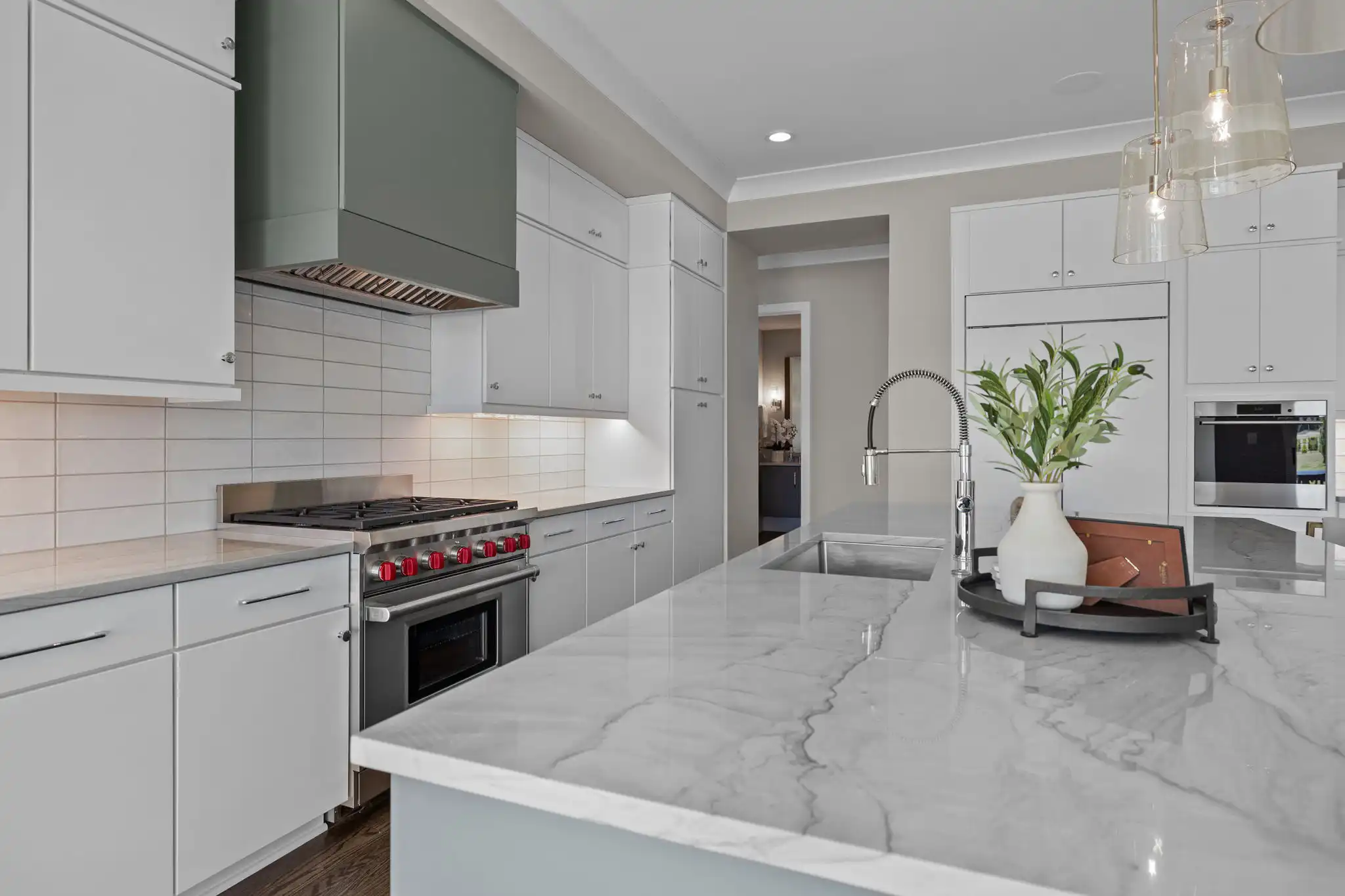  - View 18, Opens Model Box